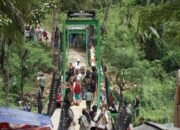 Setelah Lama Terisolasi, Warga Cimanggu Akhirnya Bisa Menyeberang Lagi Lewat Jembatan Leuwi Sintok