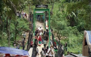Setelah Lama Terisolasi, Warga Cimanggu Akhirnya Bisa Menyeberang Lagi Lewat Jembatan Leuwi Sintok