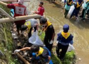 World Cleanup Day 2025, Puluhan Relawan PMI Bersihkan Sungai Cibolang