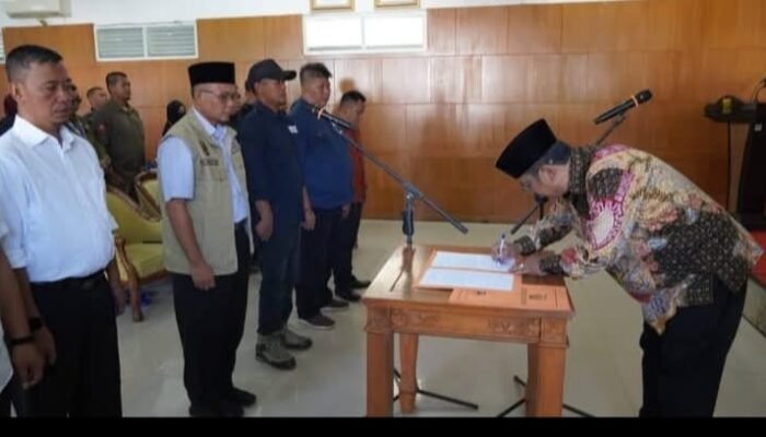 LANTIK PENGURUS FPRB, BUPATI” MEMBANTU MASYARAKAT DALAM KESIAPSIAGAAN BENCANA”