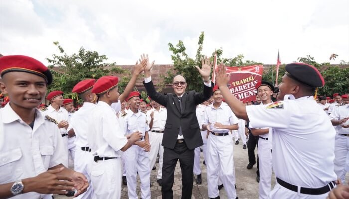 Walikota Sukabumi Ayep Zaki Tanamkan Semangat Juang dan Inovasi di Almamater Stekmensi