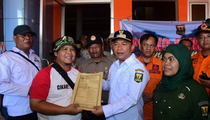 Kunjungi Lokasi Bencana, Wabup Pastikan Kebutuhan Dasar Warga Terpenuhi