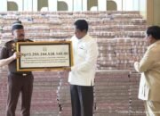 Presiden Prabowo Saksikan Penyerahan Uang Hasil Korupsi Senilai Rp13 Triliun
