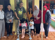 Harapan Panjang Qibtia di Cikidang Terwujud, Dapat Kursi Roda dari LSM Dampal Jurig dan RSUD Sekarwangi