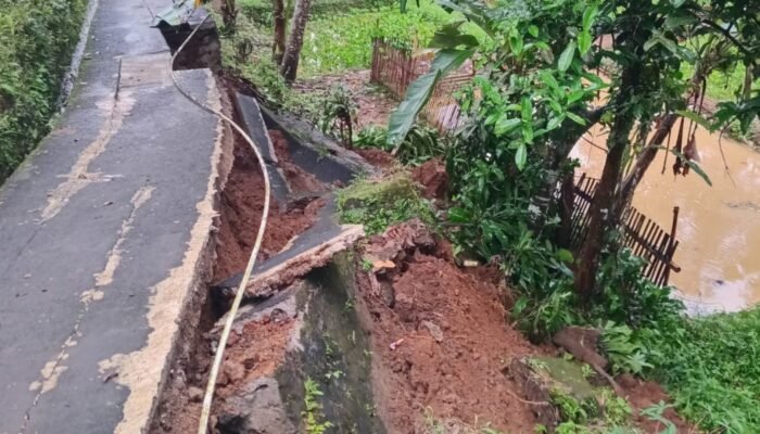 Angin Kencang dan Tanah Longsor Terjadi di Kecamatan Nagrak, BPBD Sukabumi Lakukan Pemantauan Intensif