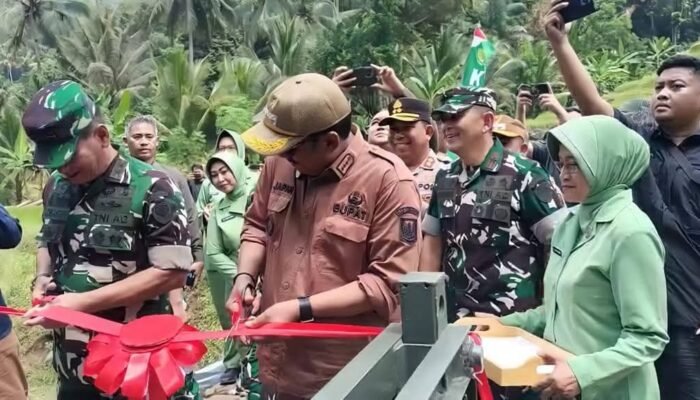 Pangdam III/Siliwangi Resmikan Jembatan Panel Garuda di Cisolok