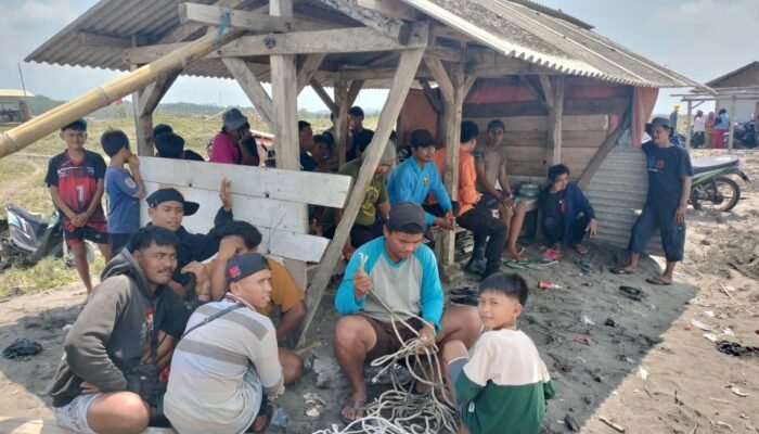 Nelayan di Tegalbuleud Diduga Terseret Ombak Saat Menjala Ikan, Masih Dalam Pencarian