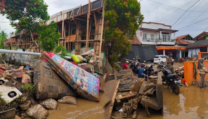 Pemkab Sukabumi Tetapkan Status Tanggap Darurat Bencana Banjir dan Longsor Di Cisolok Dan Cikakak