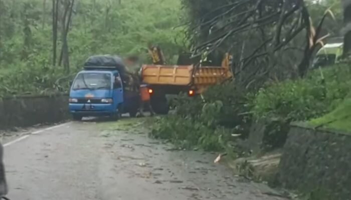 Puluhan Rumah Di Jampangtengah Rusak Diterpa Angin