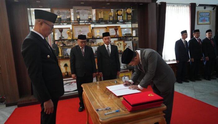 Wali Kota Sukabumi Tegaskan Reformasi Birokrasi Lewat Pelantikan Pejabat Hasil Seleksi Terbuka