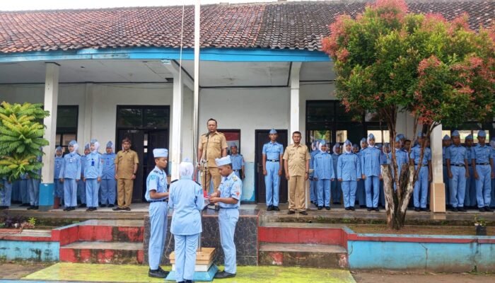 Kades Cipeundeuy Ajak Siswa SMKN 1 Surade Pahami Nilai Restorative Justice