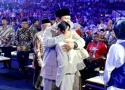 Usai Nyanyikan “Terima Kasih Guruku”, Azzam Dapat Pelukan Hangat Presiden