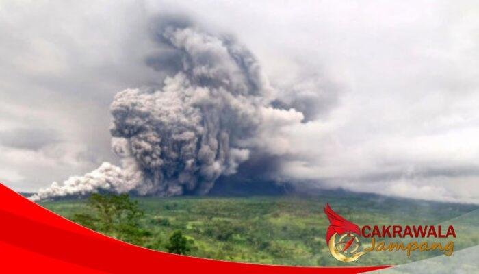 Gunung Semeru Berstatus Awas, 137 Pendaki Masih Bertahan di Ranu Kumbolo