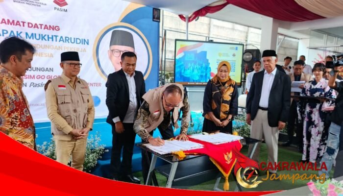 Menteri P2MI Dorong SMK Go Global dan Resmikan Pasim Migrant Center Sukabumi