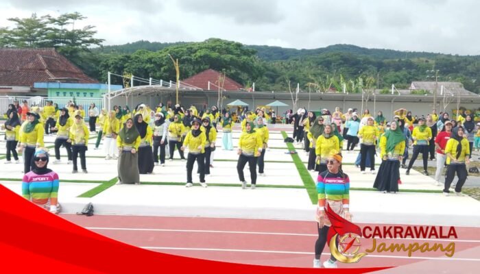 Warga Antusias Ikuti Senam Bersama Jelang Peresmian Alun-Alun Jampangtengah