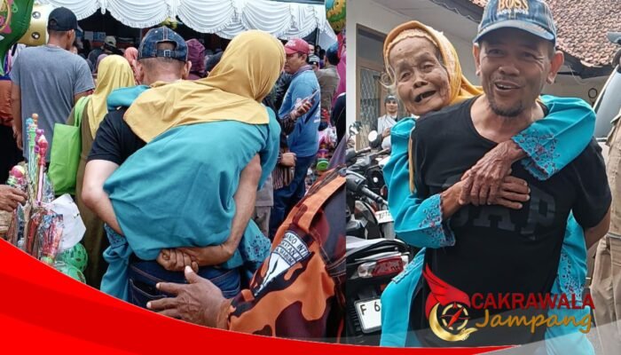 Heroik, Camat Dading Gendong Nenek Sakit Saat Antre BLTS di Kantor Pos Jampangkulon