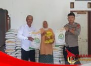 Ratusan Warga Gunungsungging Sumringah Terima Bantuan Pangan Pemerintah