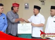 Wabup Serahkan Rumah Layak Huni Kepada Penerima Mafaat di Desa Jaya Cidahu