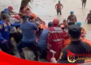 Ancaman Luapan Sungai Cidadap, Warga Sawah Tengah Berhasil Dievakuasi Tim SAR Gabungan