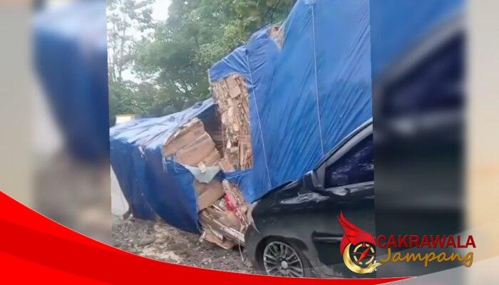 Truk Terguling Timpa Minibus, Jalur Jampangtengah–Kiaradua Kembali Jadi Ancaman