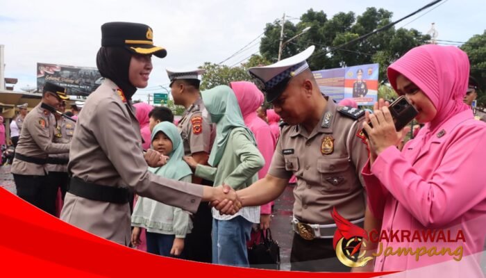Sandang Pangkat Baru, Puluhan Personel Polres Sukabumi Kota Jalani Tradisi Naik Pangkat