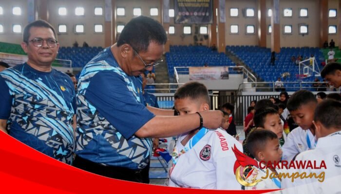 Bupati Sukabumi Buka Kejurda Karate Piala Bupati Sukabumi III