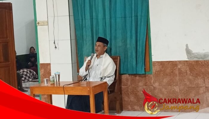 Warga Hadiri Pengajian Umum Peringatan Isra Mi’raj di Masjid Jami’Darul Ikhtimam Cicariu