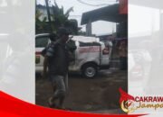Ambulans Desa di Nyalindung Tertimpa Pohon Tumbang Saat Hujan Deras
