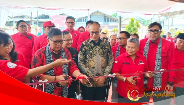 Gelorakan Api Kemanusiaan, Sekjen PDI-P Resmikan Klinik Waluya Sejati Abadi di Sukabumi