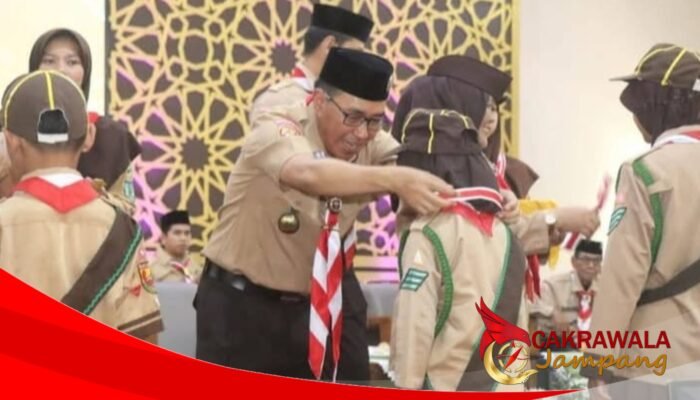 Ketua Kwarcab Kukuhkan Pramuka Garuda Kwartir Ranting Warungkiara