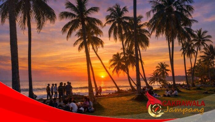 Ngabuburit dengan Cara Berbeda, Warga Pilih Menepi di Pantai Kumala