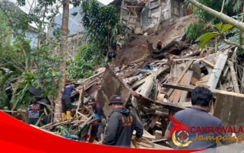 Tanah Longsor Terjang Ruko UMKM di Jalan Aminta Ajmali Sukabumi