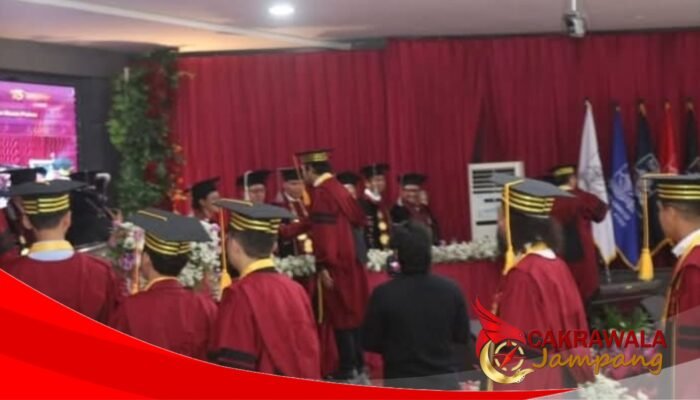 Wisuda Ke-16 Universitas Nusa Putra, Sekda” Awal Pengabdian dan Kontribusi Nyata Di Masyarakat”