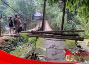 Hujan Deras Picu Longsor, Pondasi Jembatan Lewi Pariuk Cibadak Terancam Ambruk