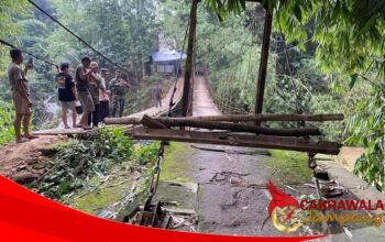 Hujan Deras Picu Longsor, Pondasi Jembatan Lewi Pariuk Cibadak Terancam Ambruk