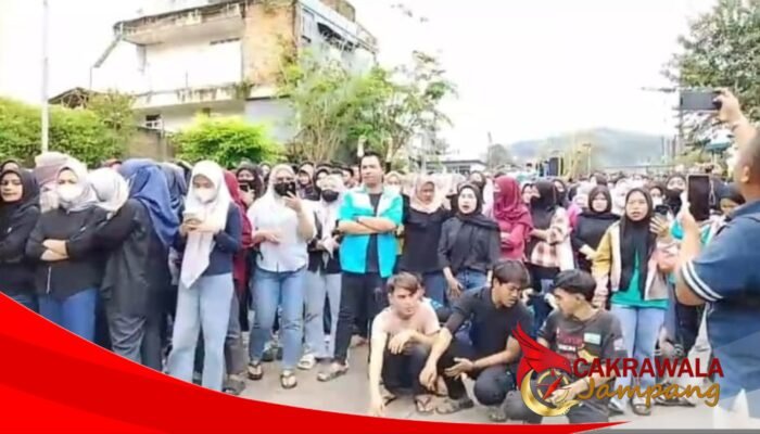 Buruh PT Muara Tunggal Gelar Aksi di Cibadak, Tuntut THR Dibayar Utuh Tanpa Potongan