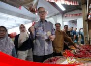 Cabai Tembus Rp100 Ribu, Wali Kota Sukabumi Turun Langsung Cek Harga Pasar